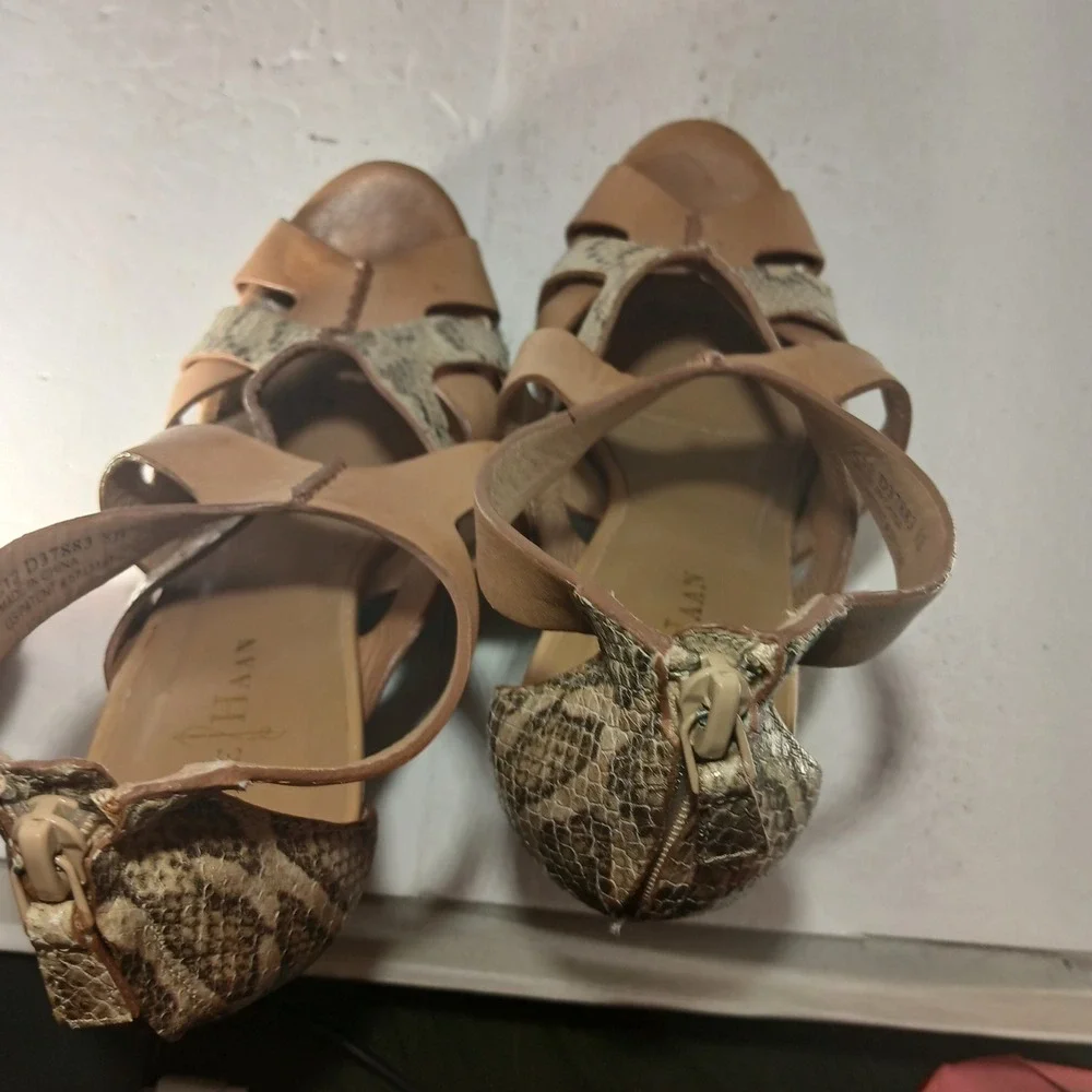 Cole Haan Wedge Sandals 8B Tan Snakeskin Strappy Leather D37883 Boho Chic